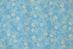 Katoen poplin – Piraten doodskop aqua