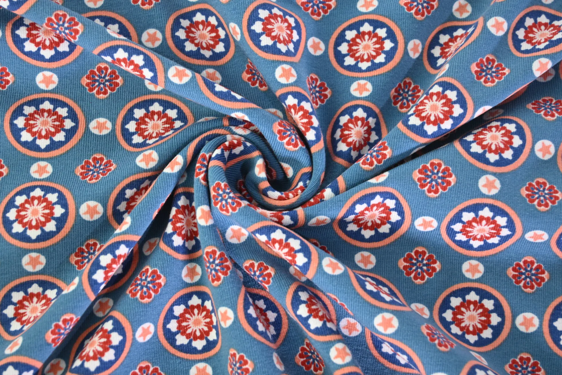 Katoen tricot – Blue Retro Bloom Medallion