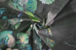 Katoen tricot – Iridescent Blue Bloom Black