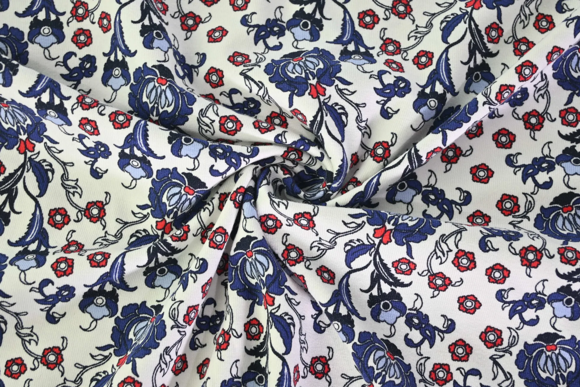 Katoen tricot – Royal Blue Red Floral Vine
