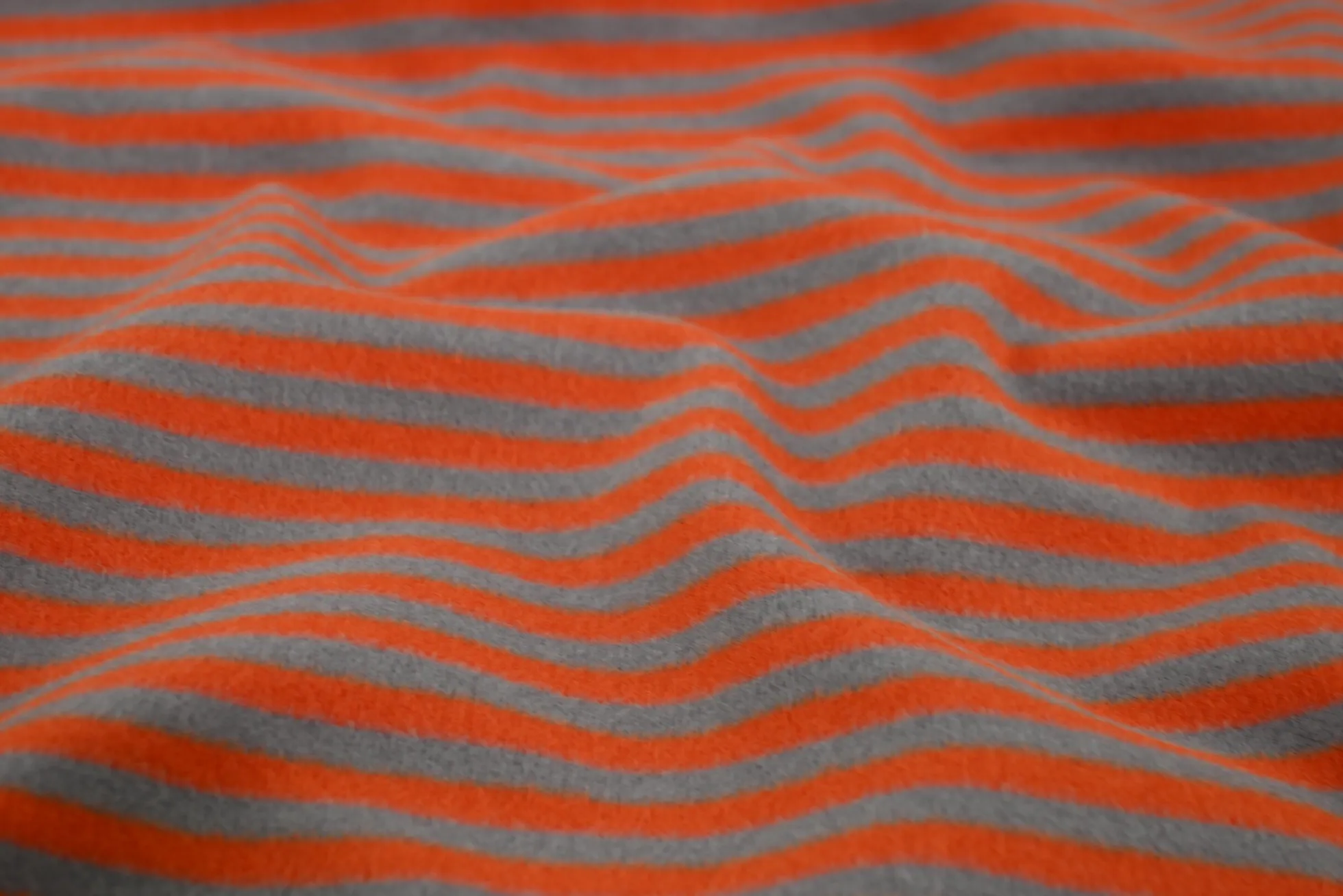 Katoen tricot soft touch – Dark orange & dark grey stripes