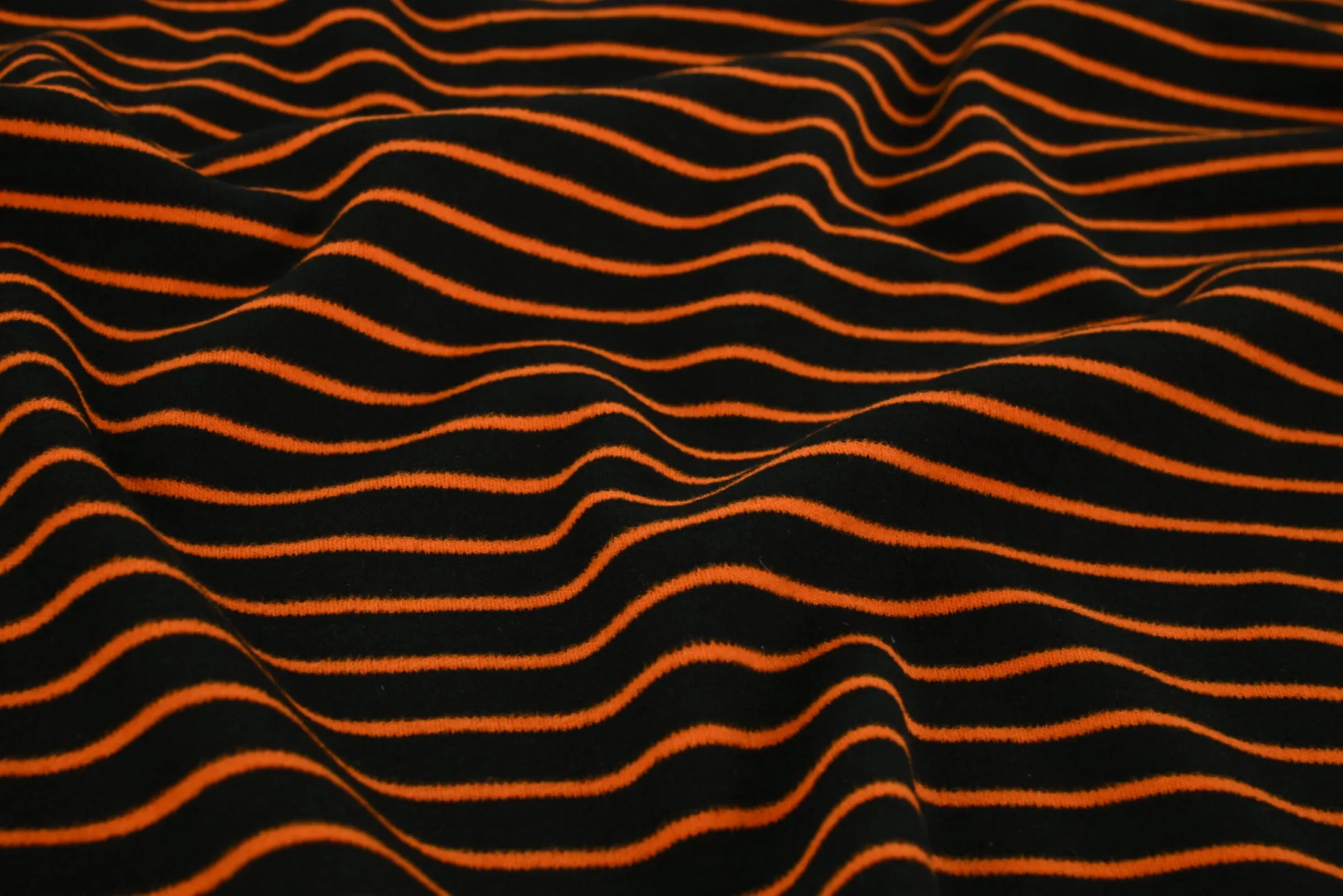 Katoen tricot soft touch – Orange & black stripes