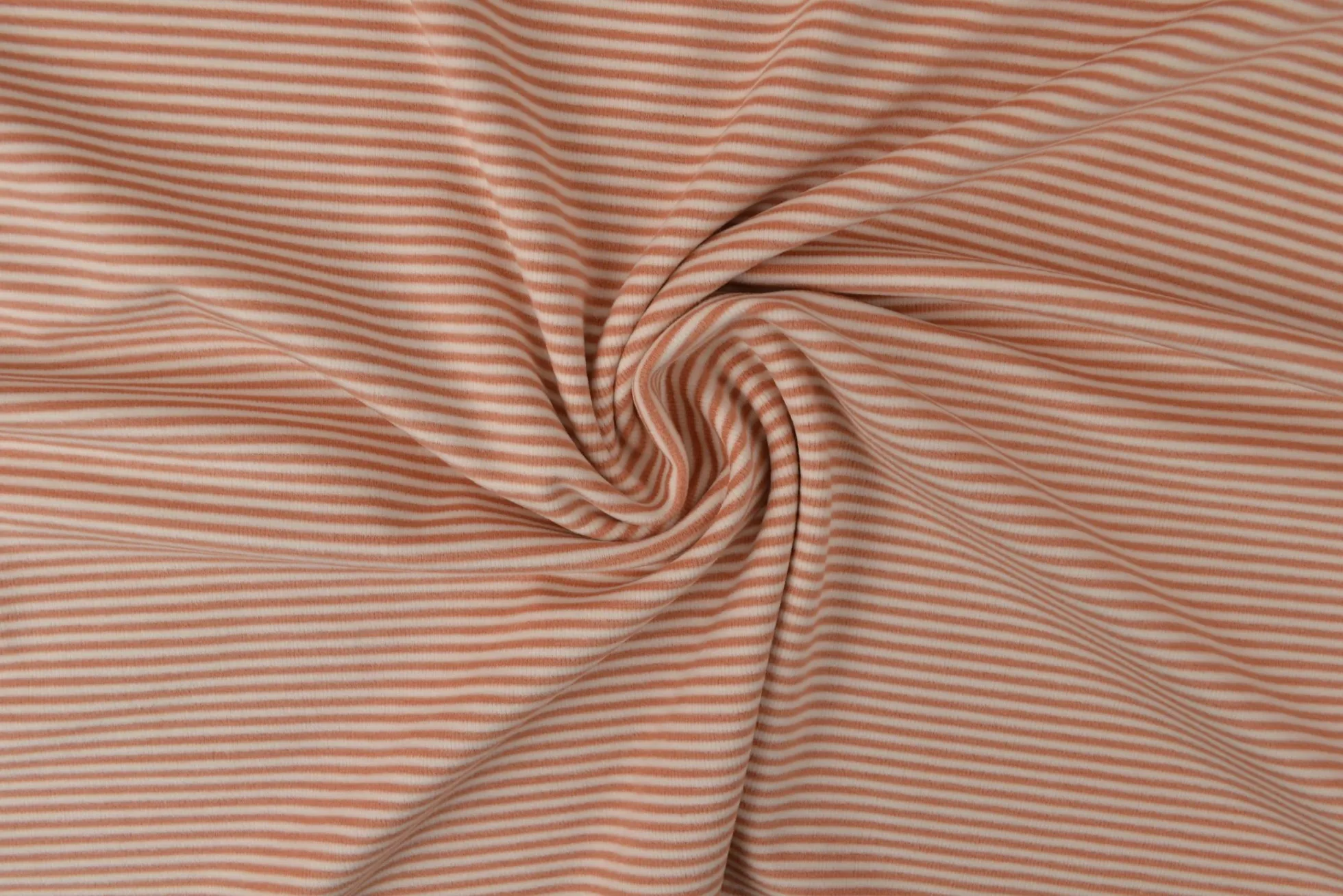 Katoen tricot soft touch – Terracotta & off-white stripes