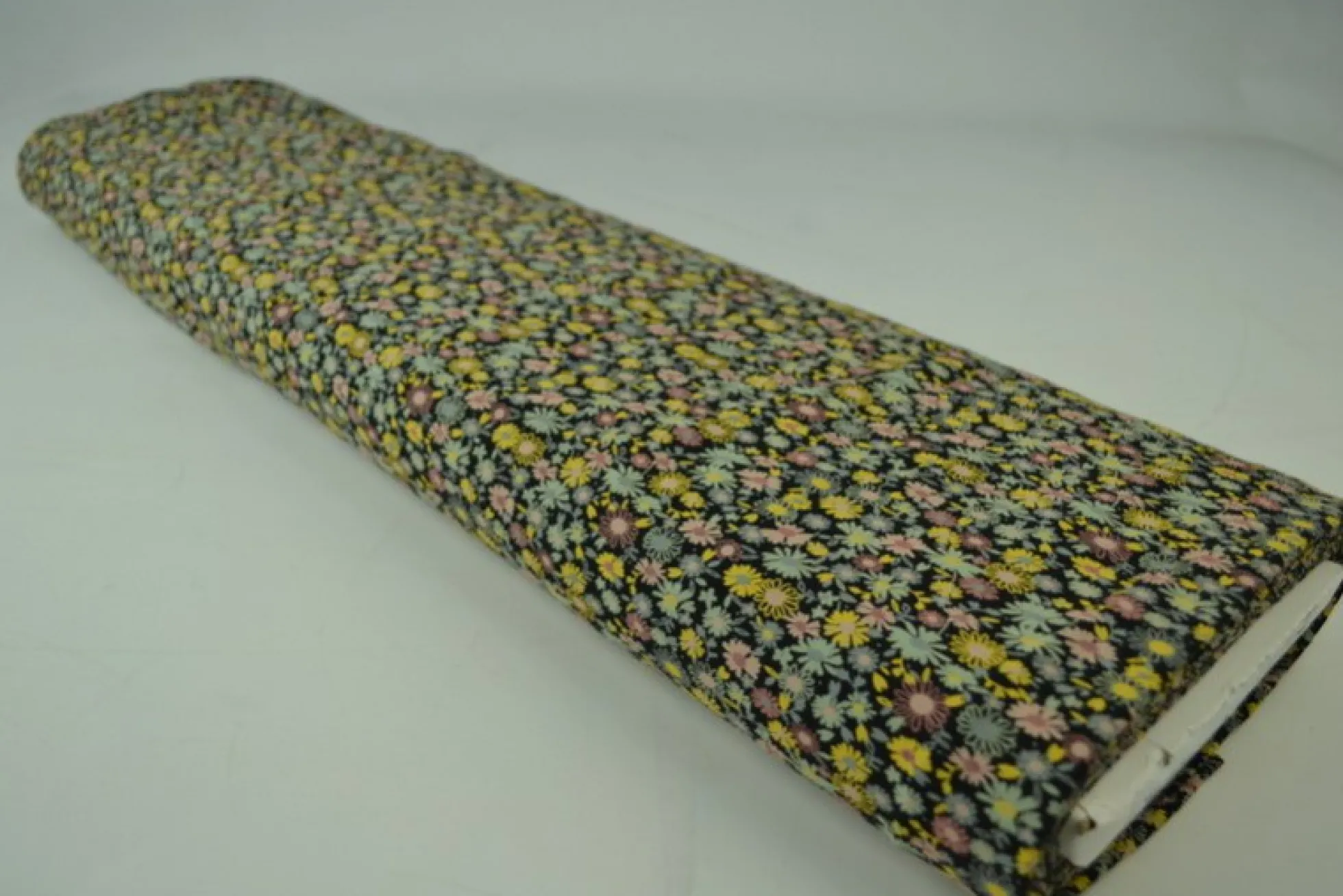 Katoen tricot – Wow – Kleine bloemetjes zwart