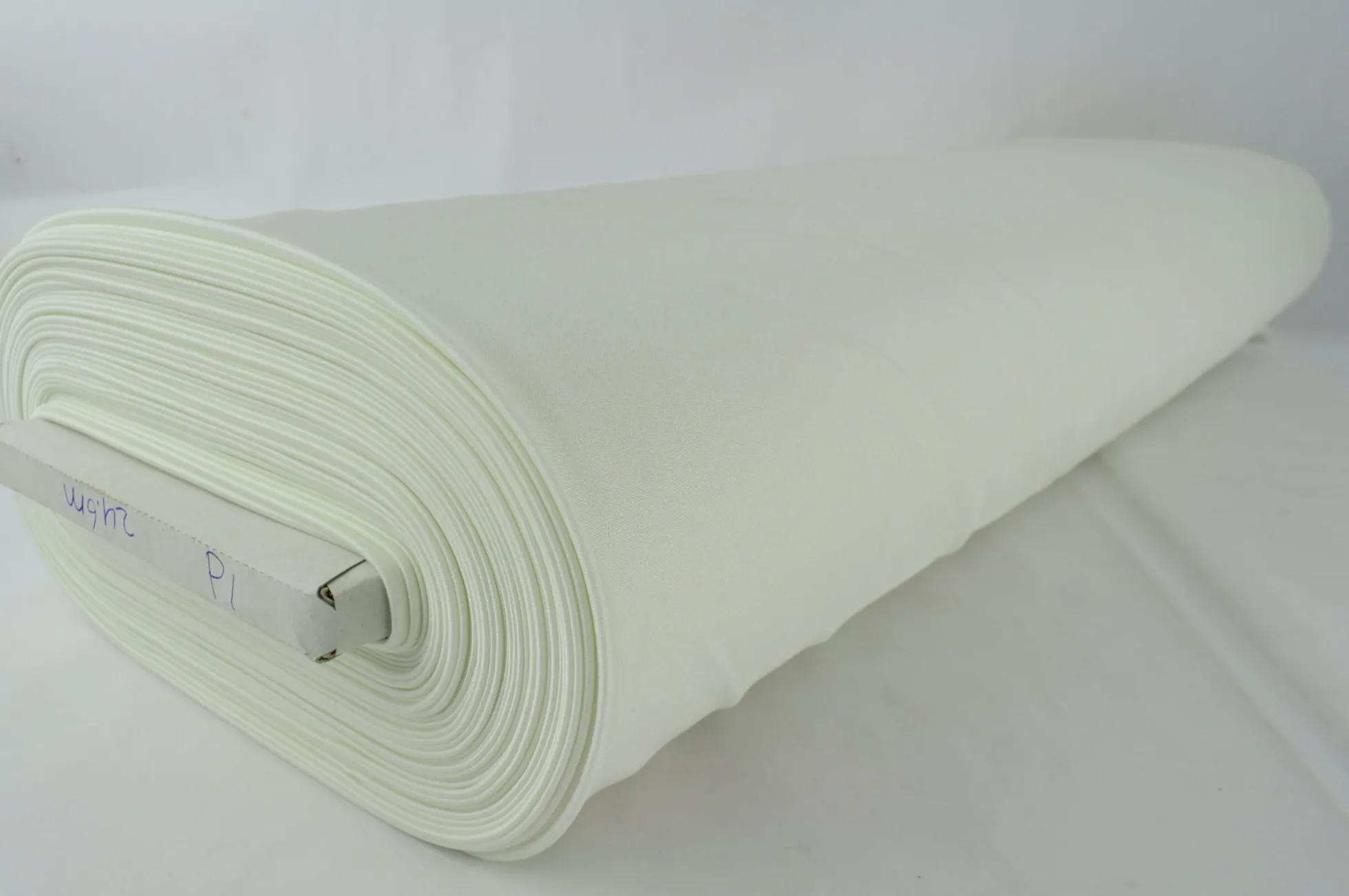 Lycra – Gebroken wit shiny – Rol 30m x 150cm