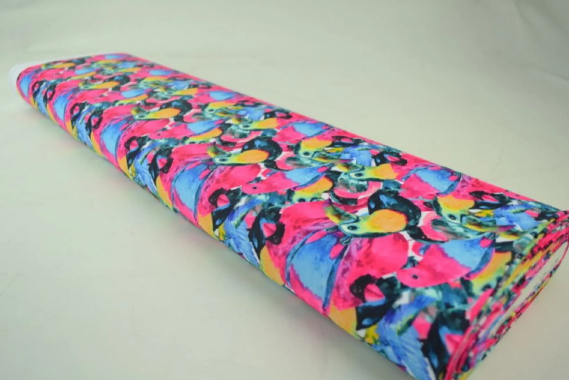 Lycra – Parrots & toucans pink