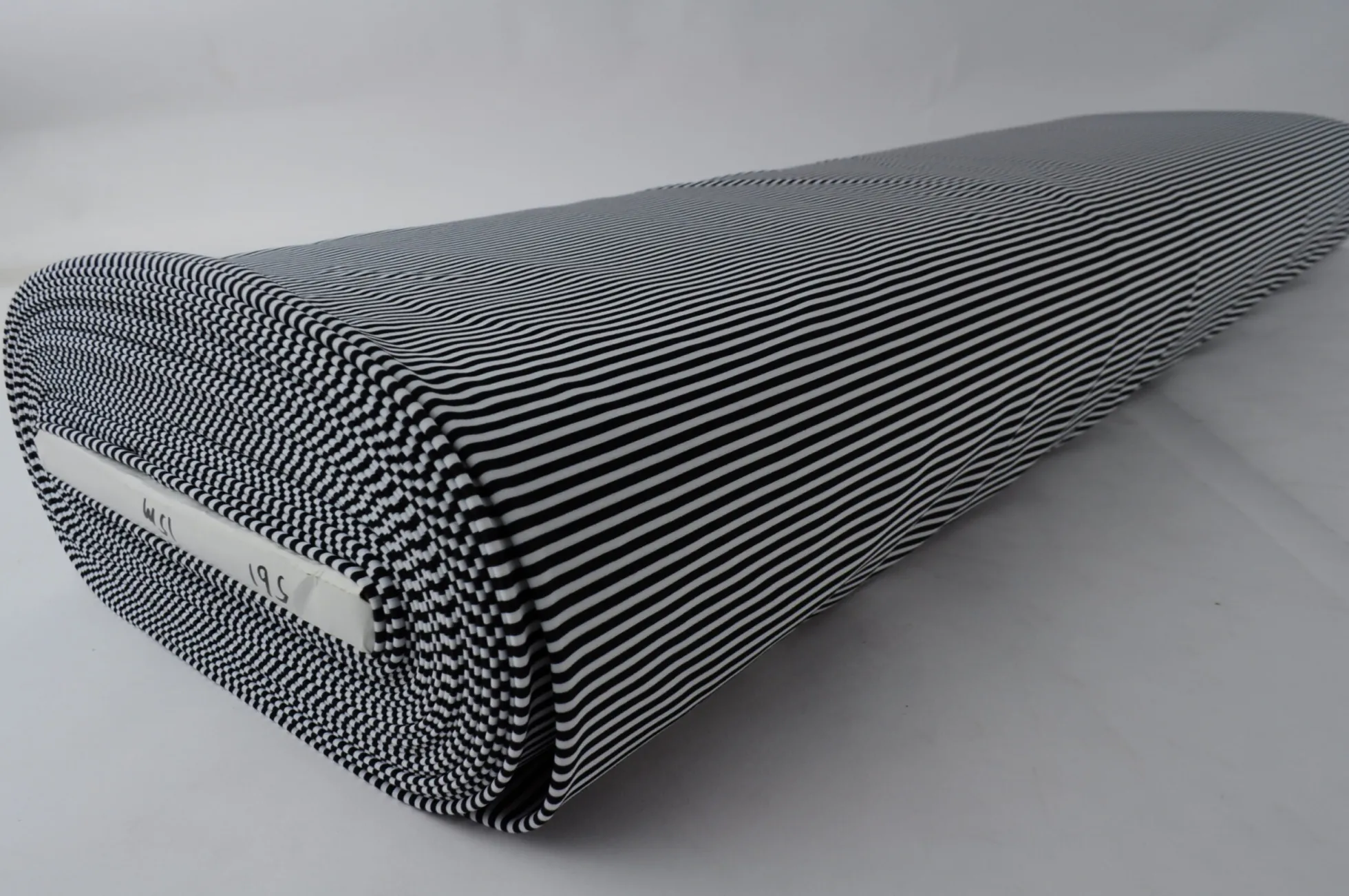 Lycra – Small stripes black & white