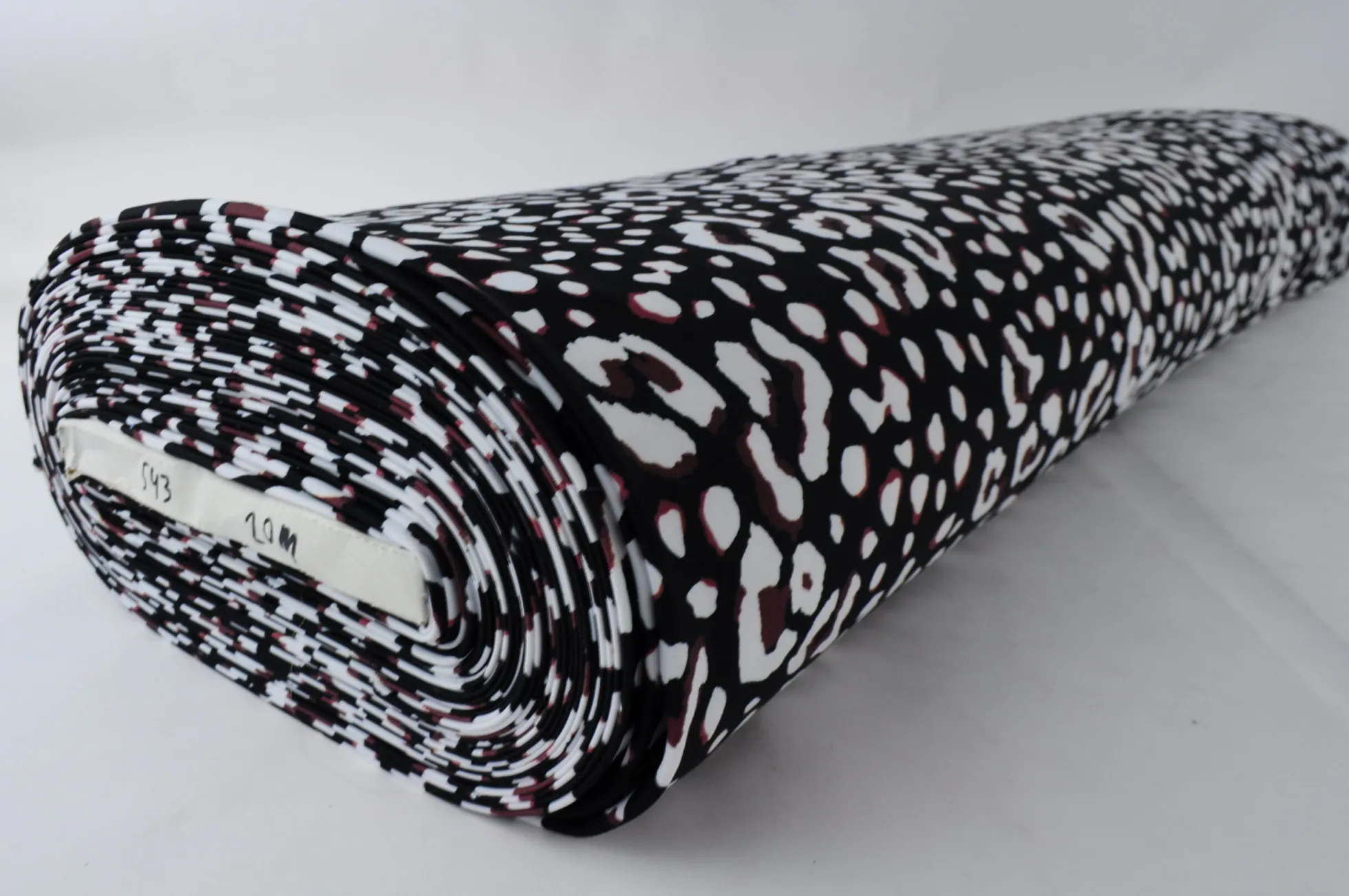 Lycra – Wild spots white & brown on black