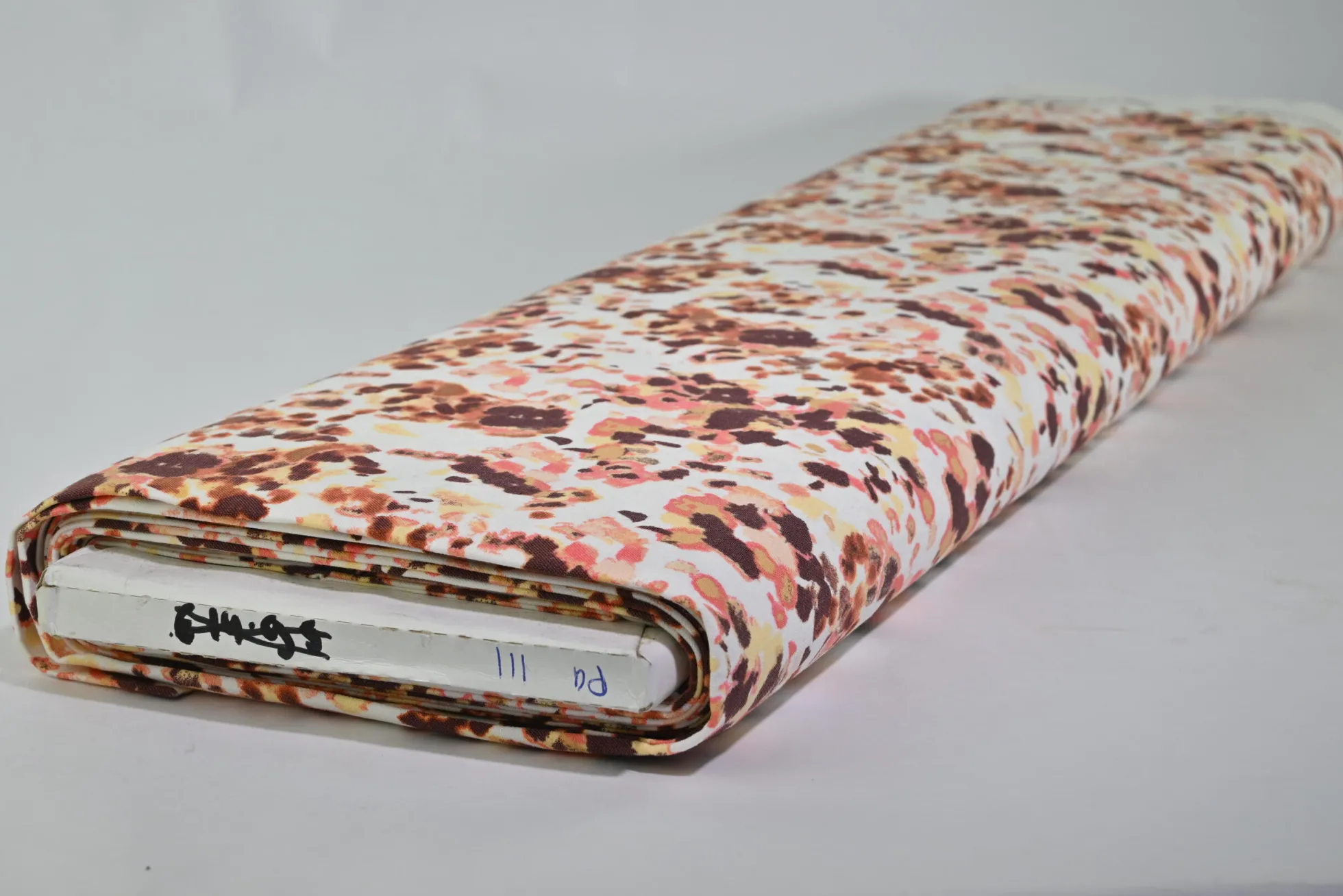Pantalonstof / Bengaline – Warm spots on offwhite