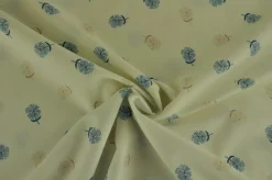 Pantalonstof – Off white with blue & taupe flowers