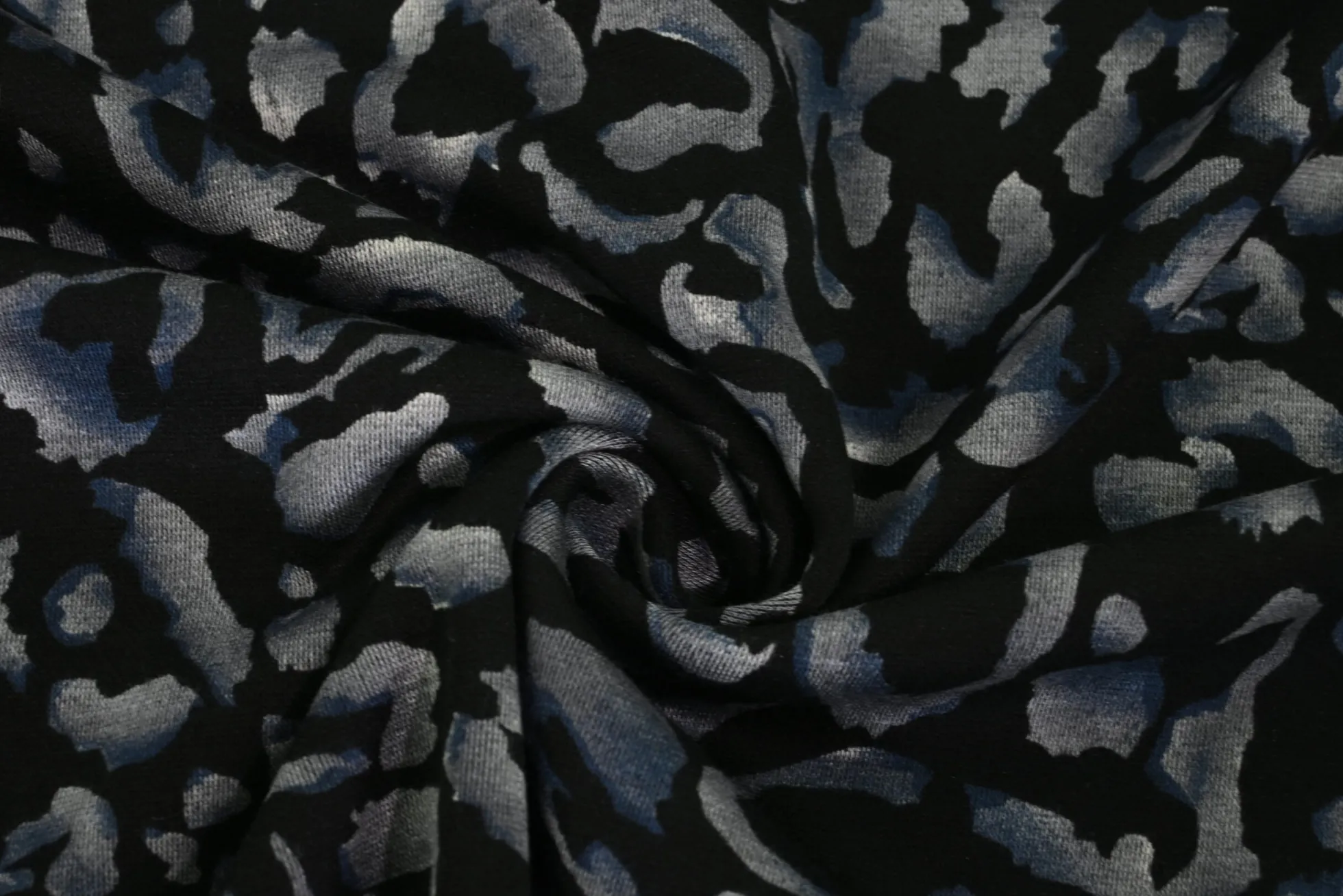 Punta di Roma – Abstract leopard shadow