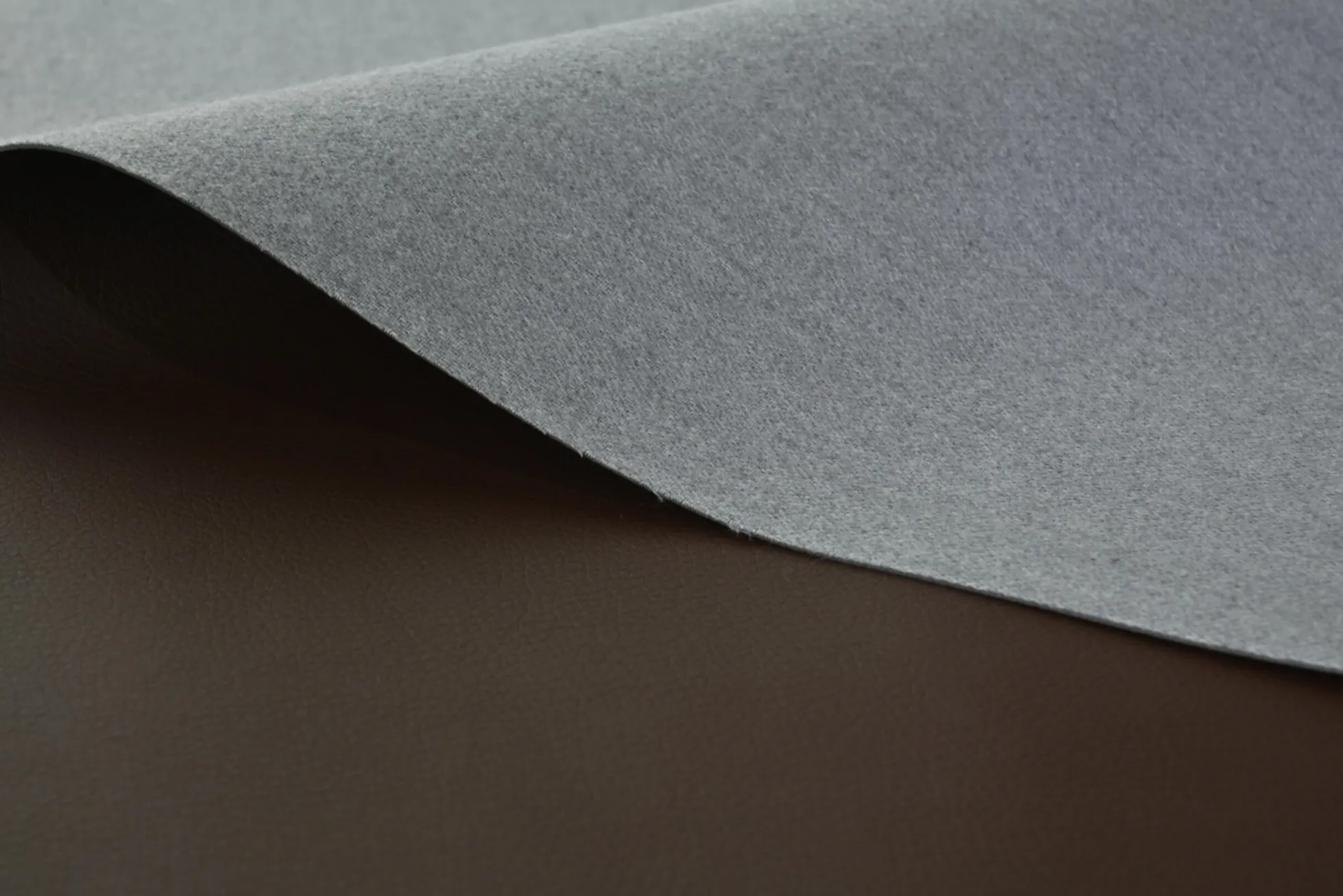 Skai leer – Donkerbruin soft touch