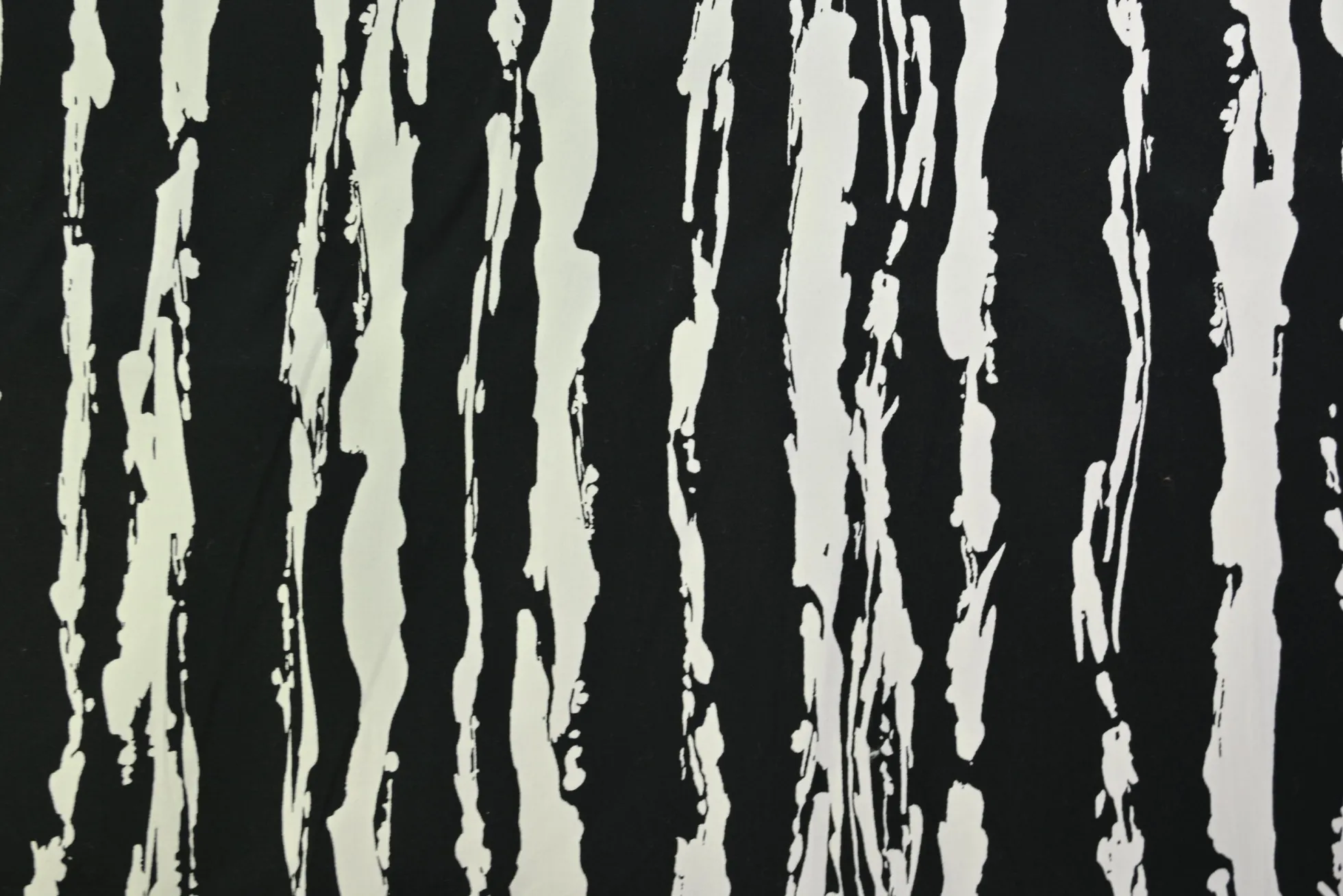 Stretch katoen – Painted lines black & off-white