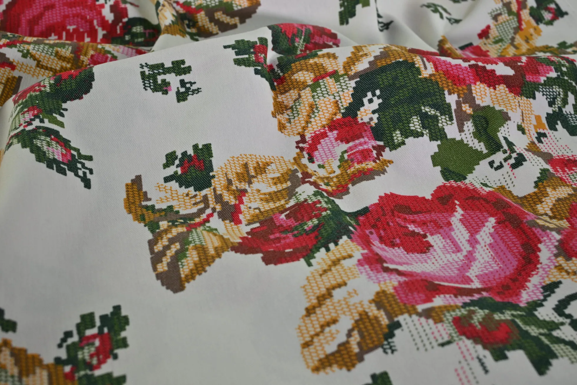 Stretch katoen – Roses on off-white