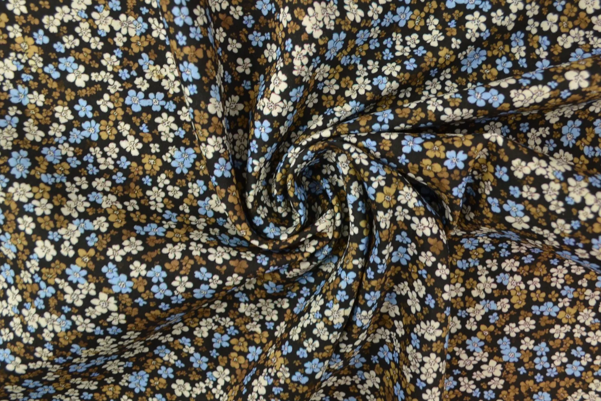 Viscose – Bloom confetti moss green