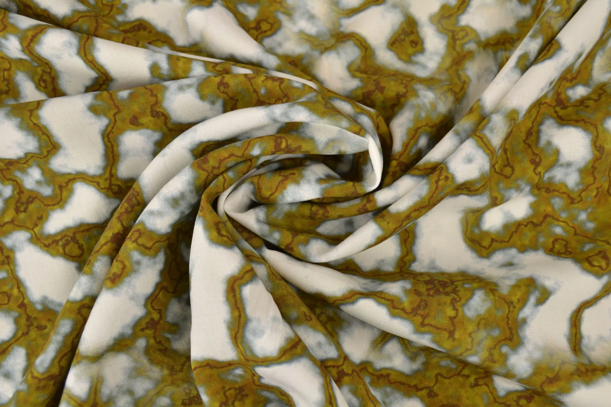 Viscose digitaal – Marble veins olive