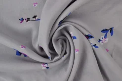 Viscose – Grey roses