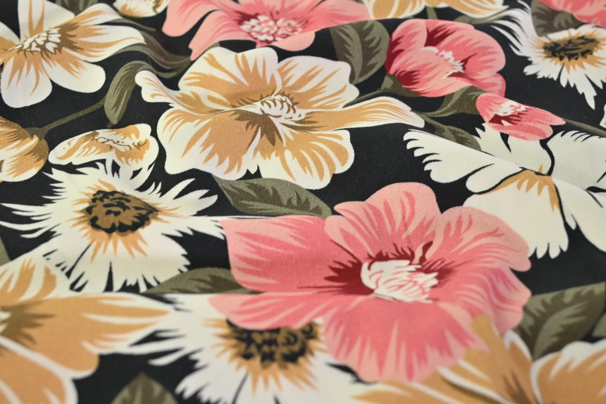 Viscose met stretch – Bloom noir