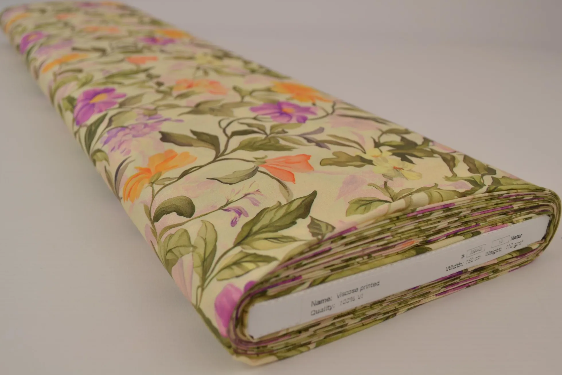 Viscose – Romantic garden beige