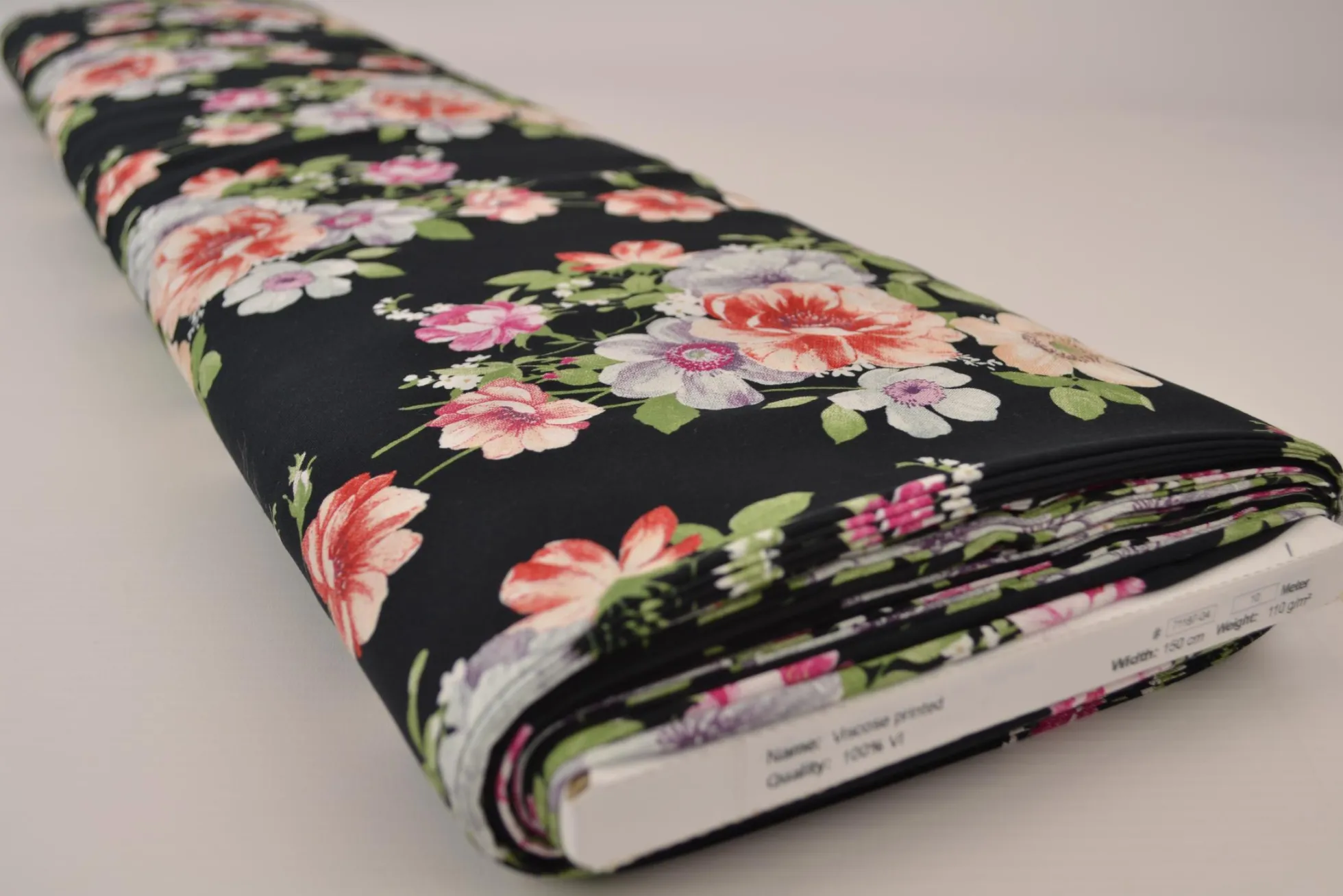Viscose – Secret roses black