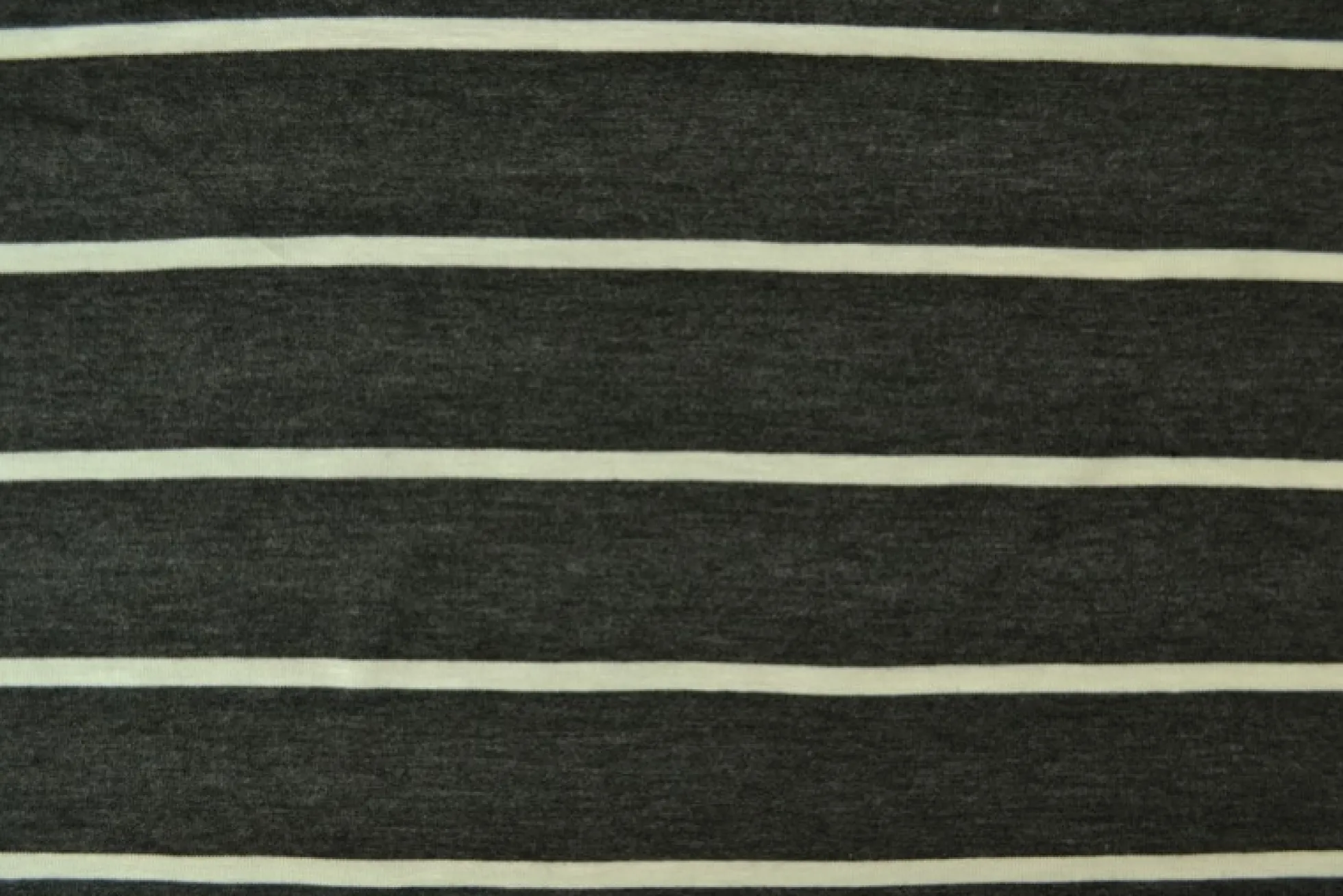 Viscose tricot – Antraciet en gebroken wit gestreept