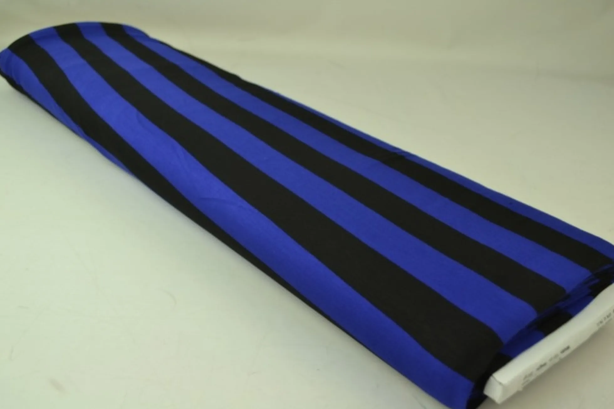 Viscose tricot – Blauw en zwart gestreept