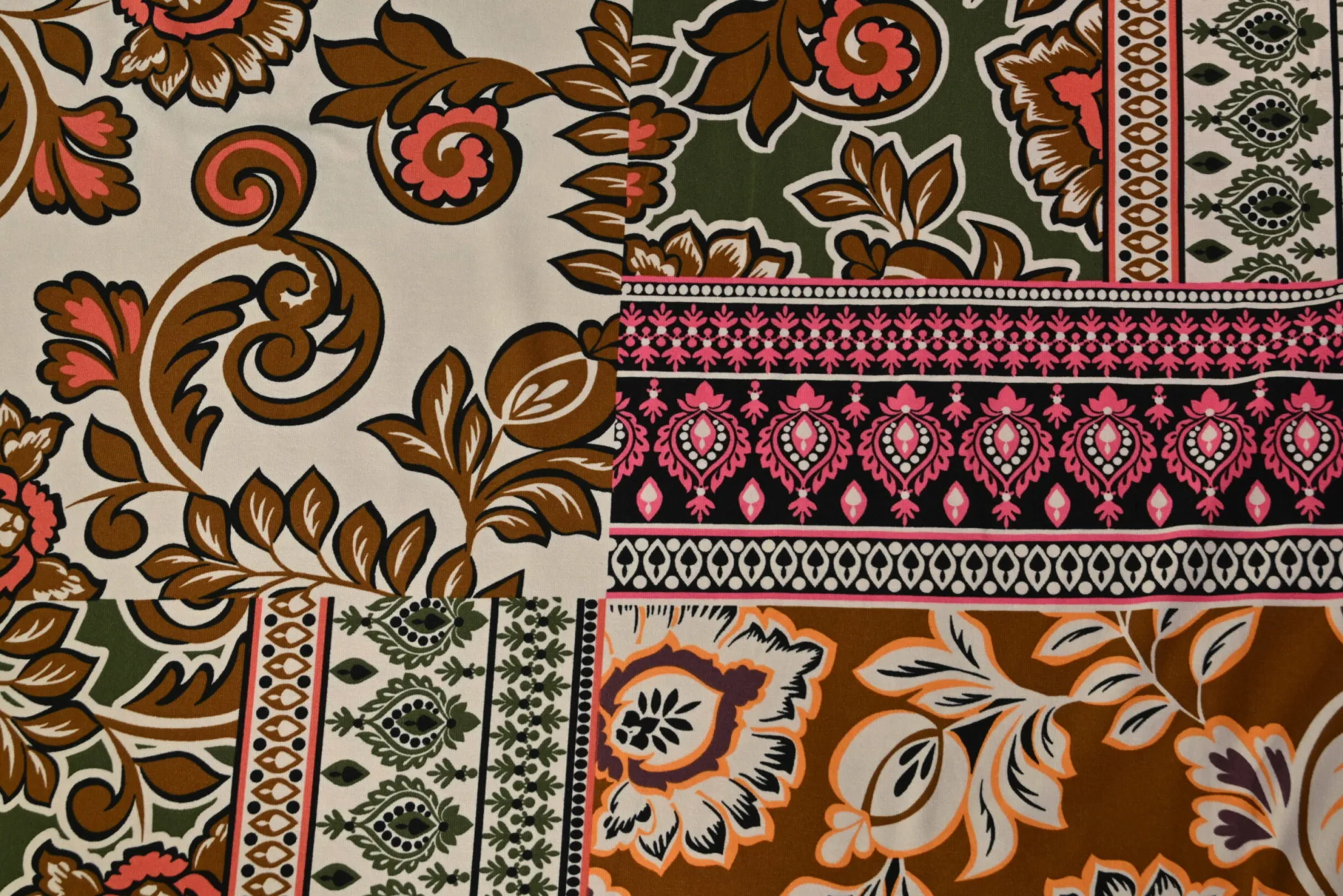 Viscose tricot – Boho bloom olive