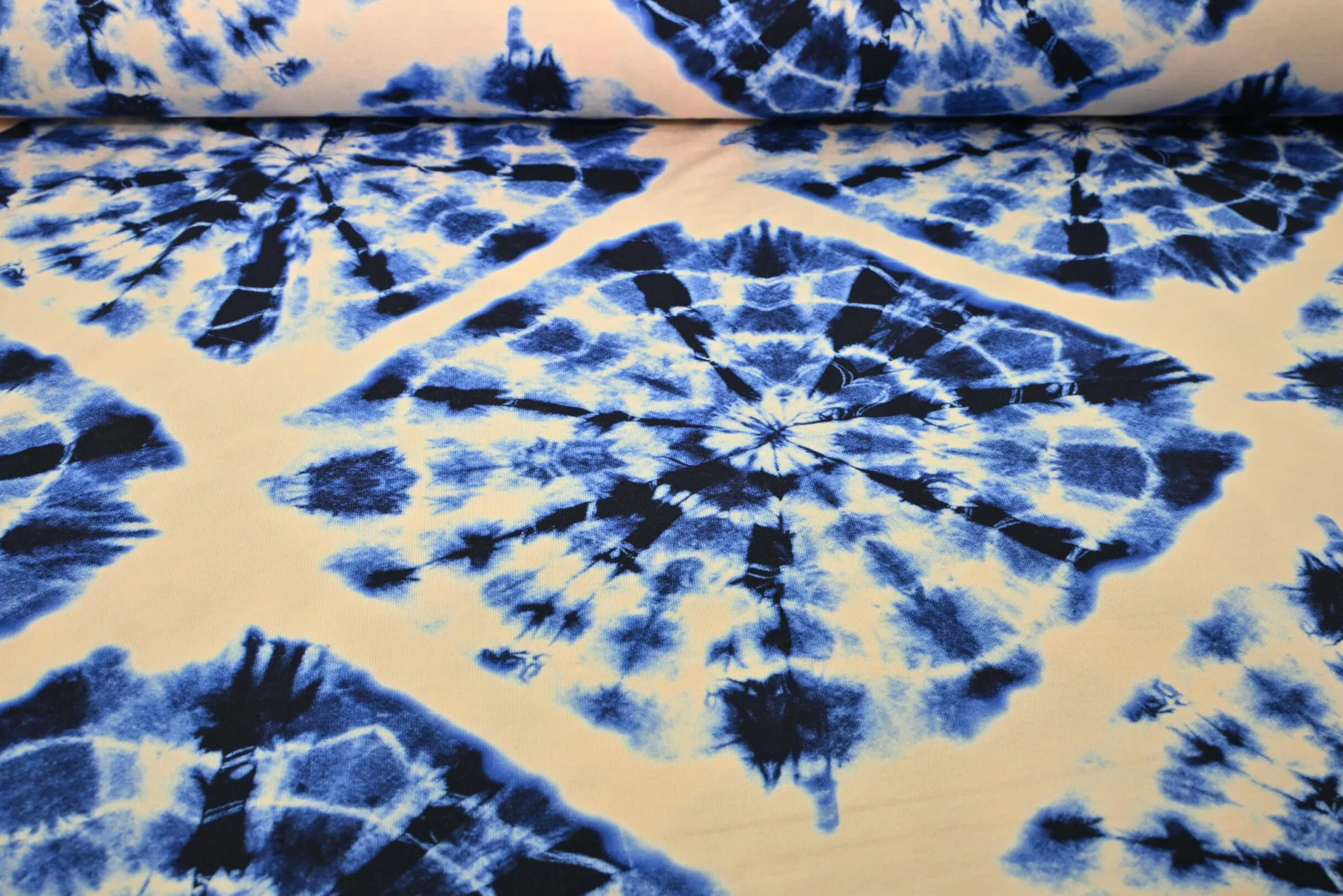 Viscose tricot – Tie-dye blue
