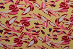 Viscose – Tropical flower pink on beige