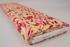Viscose – Tropical flower pink on beige