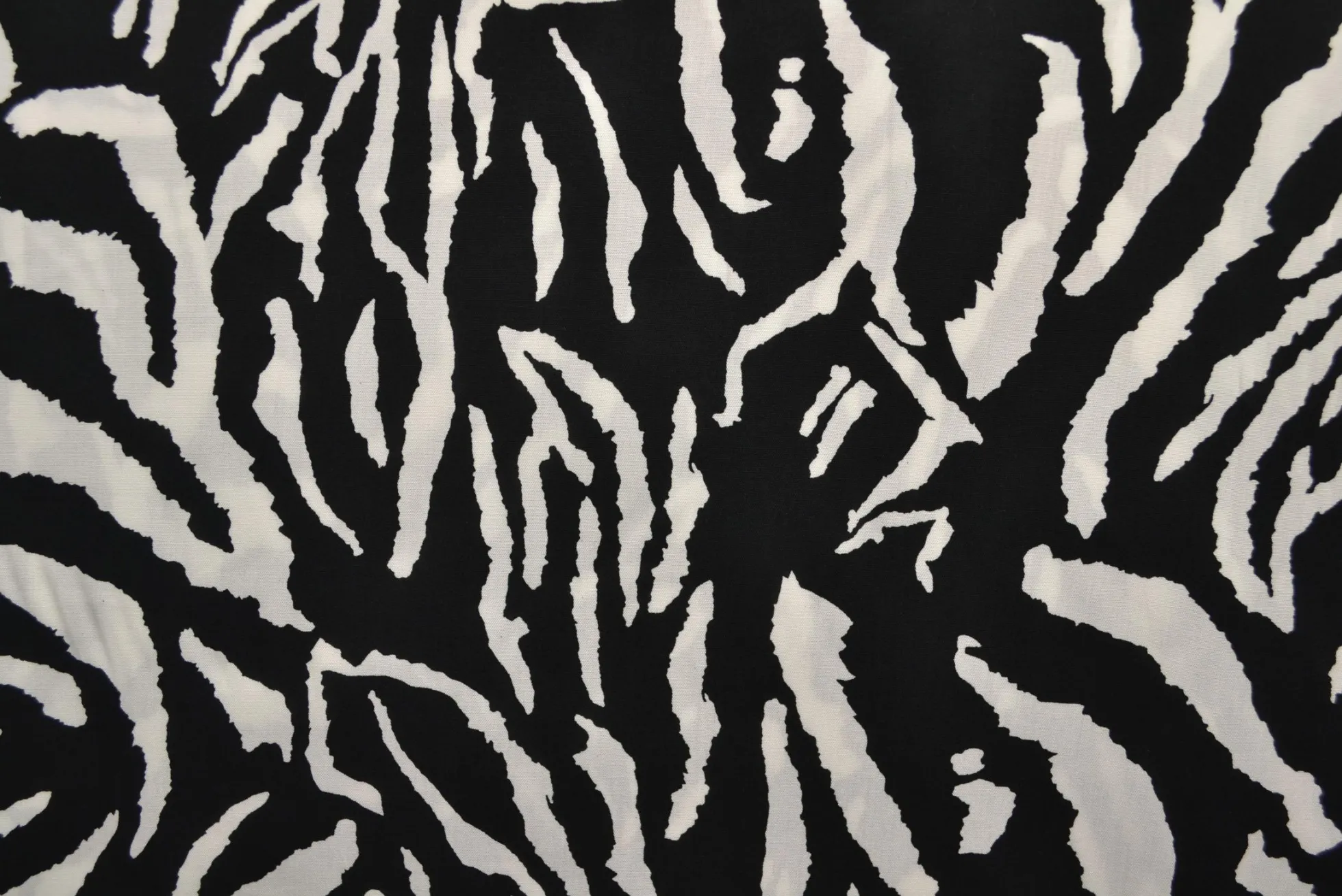 Viscose – Zebra black & white