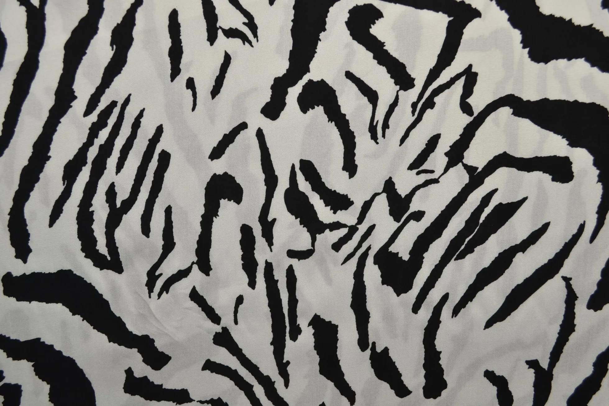 Viscose – Zebra white & black