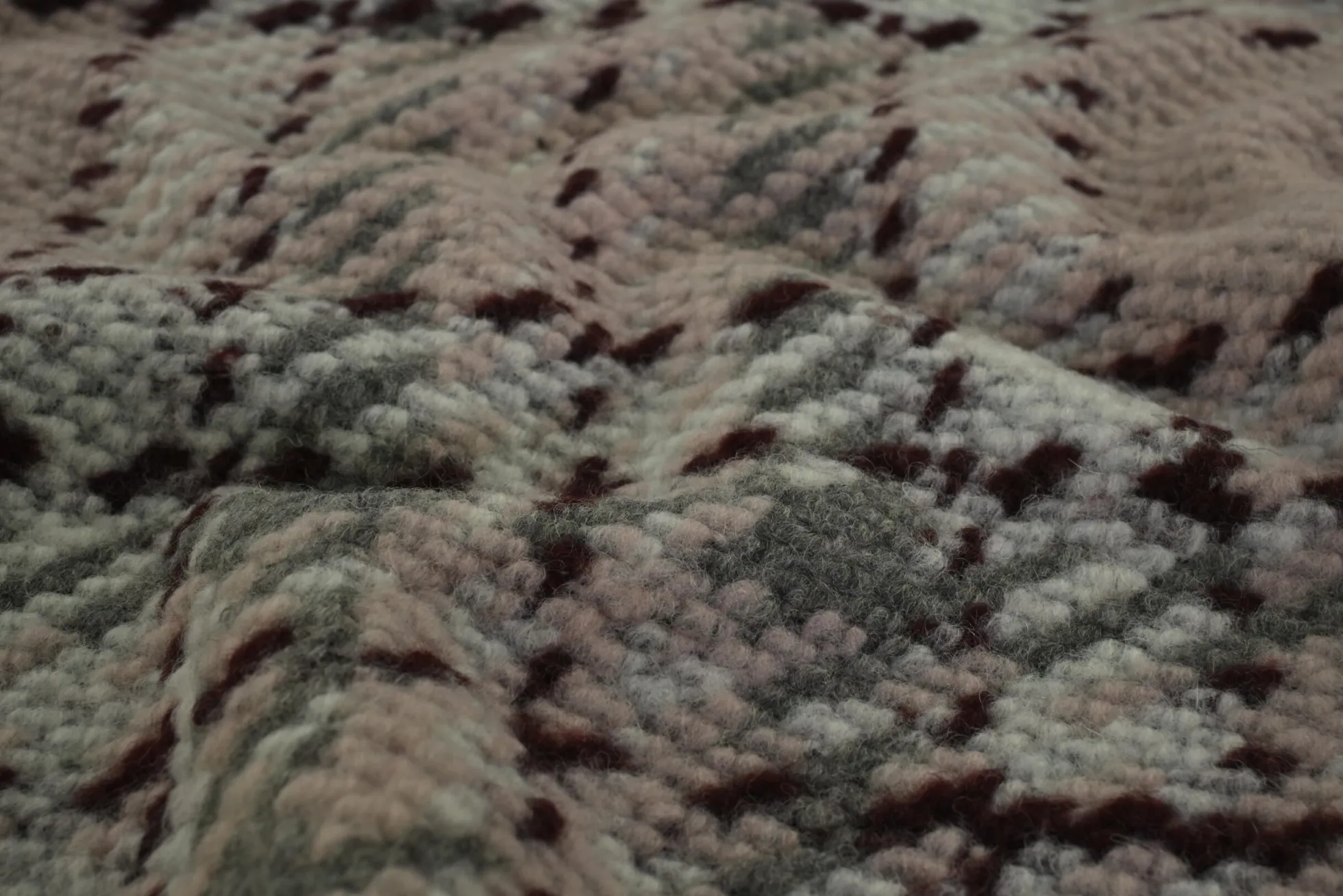 Wollen stof bouclé – Poederroze, grijs & bruin ruit